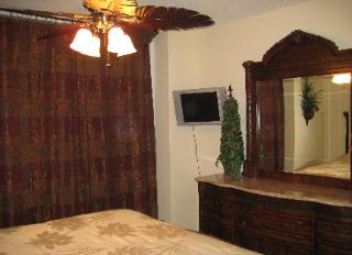 Luxury Second Master Bedroom - Ocean Blue Myrtle Beach Direct Ocean Front - Myrtle Beach Houses for Rent